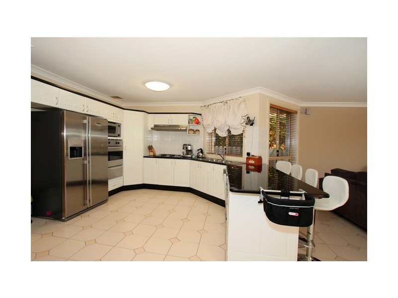 1  Eildon Court, Wattle Grove NSW 2173