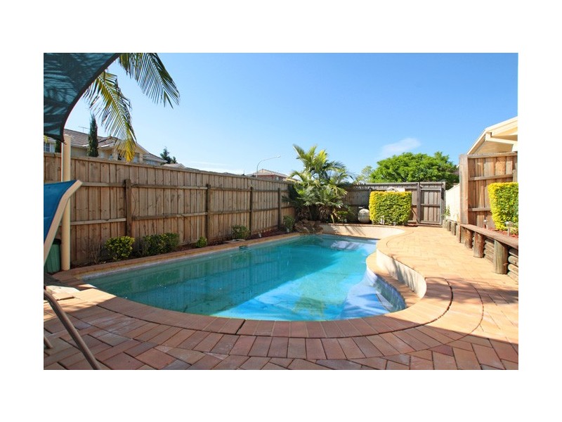 1  Eildon Court, Wattle Grove NSW 2173