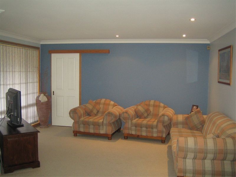 30  Woburn Abbey Court, Wattle Grove NSW 2173