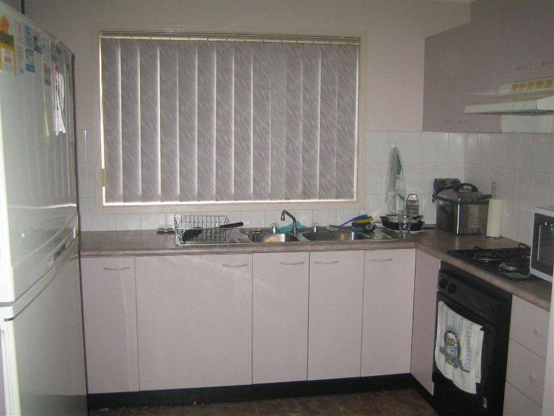 12  Sandover Court, Wattle Grove NSW 2173