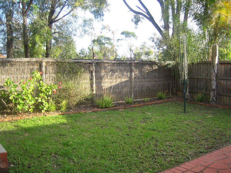 12  Sandover Court, Wattle Grove NSW 2173