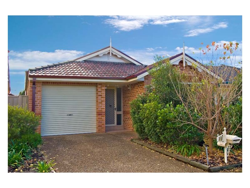 11  Larra Crt, Wattle Grove NSW 2173