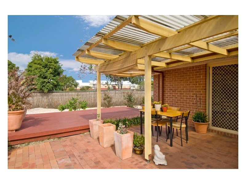 4  Yarran Court, Wattle Grove NSW 2173