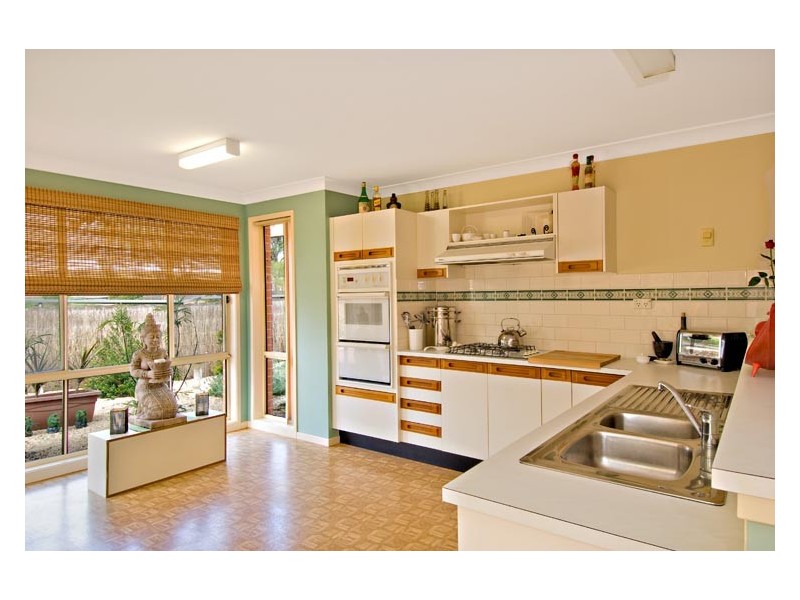 4  Yarran Court, Wattle Grove NSW 2173