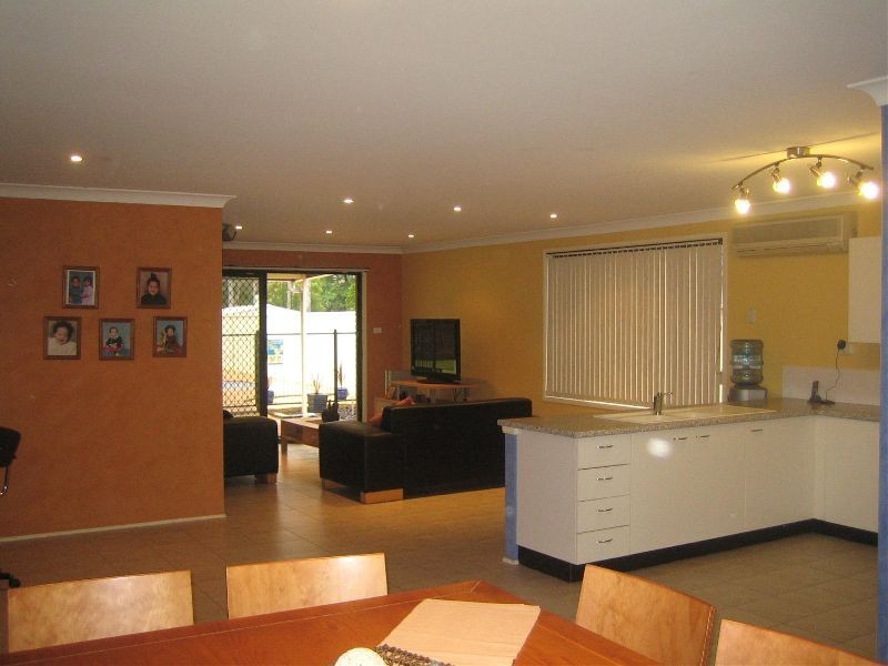 12  Collie Court, Wattle Grove NSW 2173