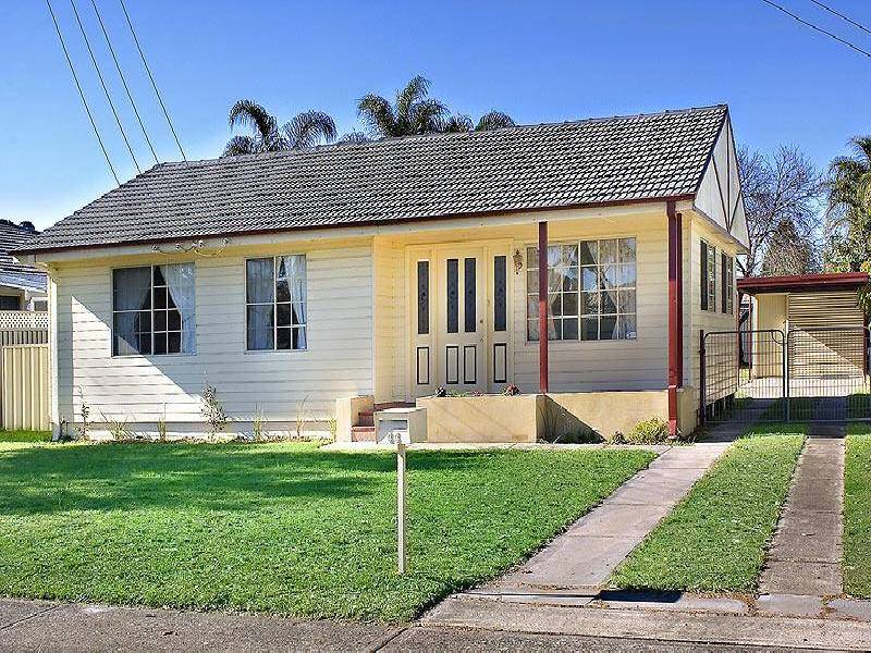 44  Derna Rd, Holsworthy NSW 2173