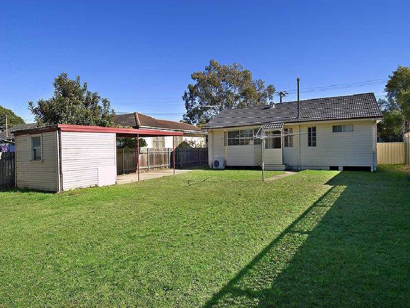 44  Derna Rd, Holsworthy NSW 2173