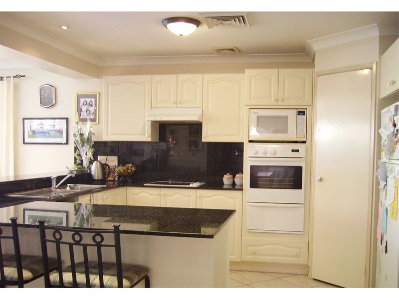 37  Frank Oliveri Drive, Chipping Norton NSW 2170