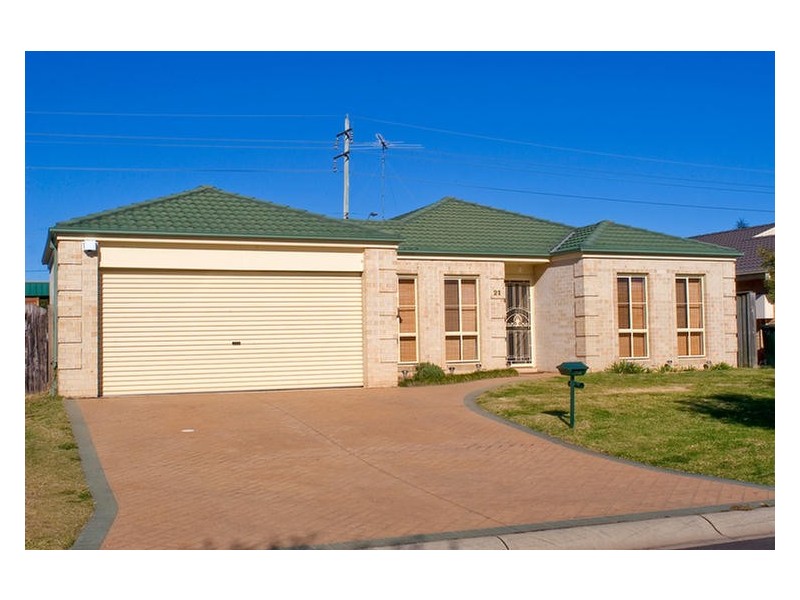 21  Jenolan Court, Wattle Grove NSW 2173