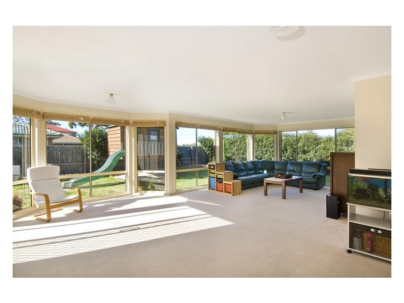 21  Jenolan Court, Wattle Grove NSW 2173