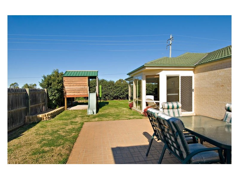 21  Jenolan Court, Wattle Grove NSW 2173