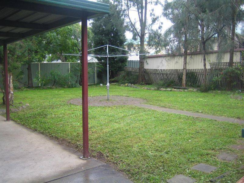 5 Salamaua Crescent, Holsworthy NSW 2173