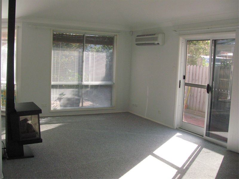 10  Valleyfield Ct, Wattle Grove NSW 2173