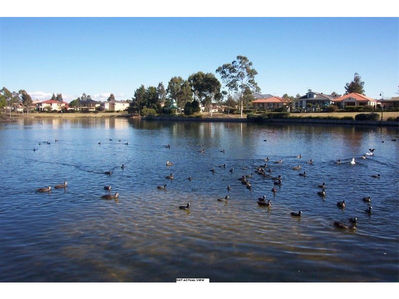 10  Valleyfield Ct, Wattle Grove NSW 2173
