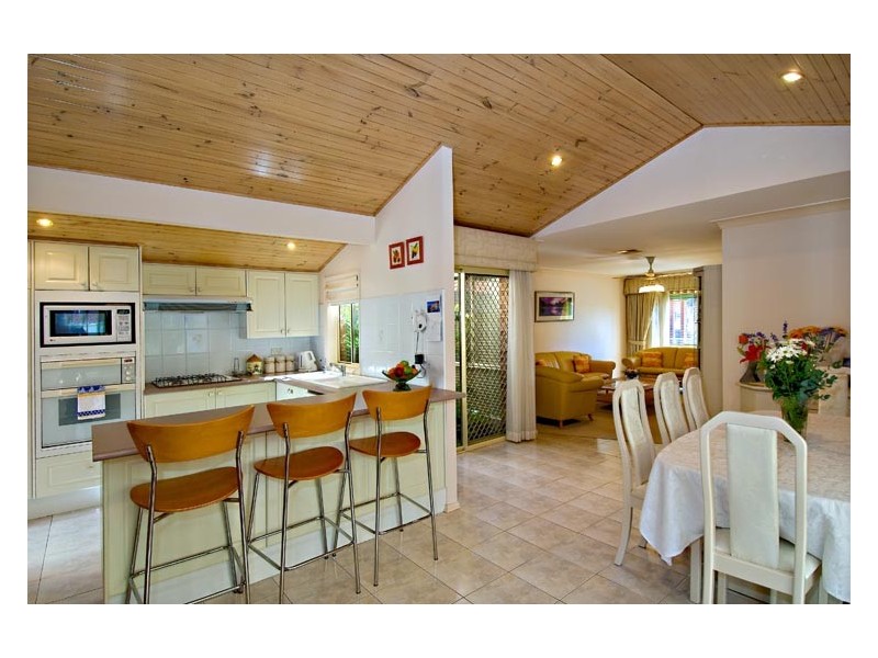 8  GRACEMERE CT, Wattle Grove NSW 2173