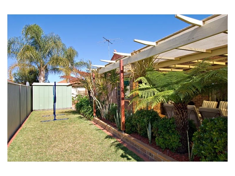 8  GRACEMERE CT, Wattle Grove NSW 2173