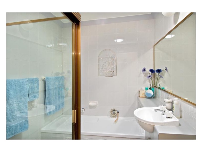 8  GRACEMERE CT, Wattle Grove NSW 2173