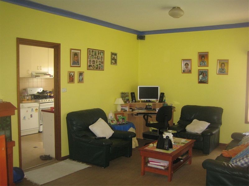 10  Birdwood Ave, Wattle Grove NSW 2173