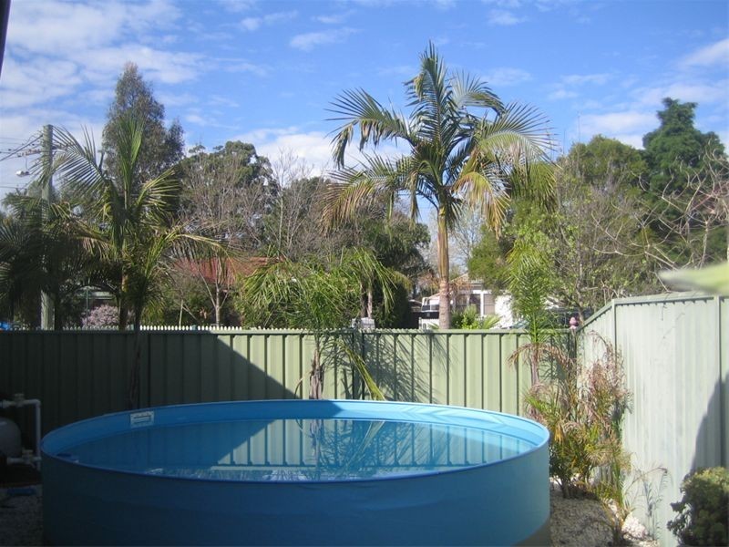 10  Birdwood Ave, Wattle Grove NSW 2173