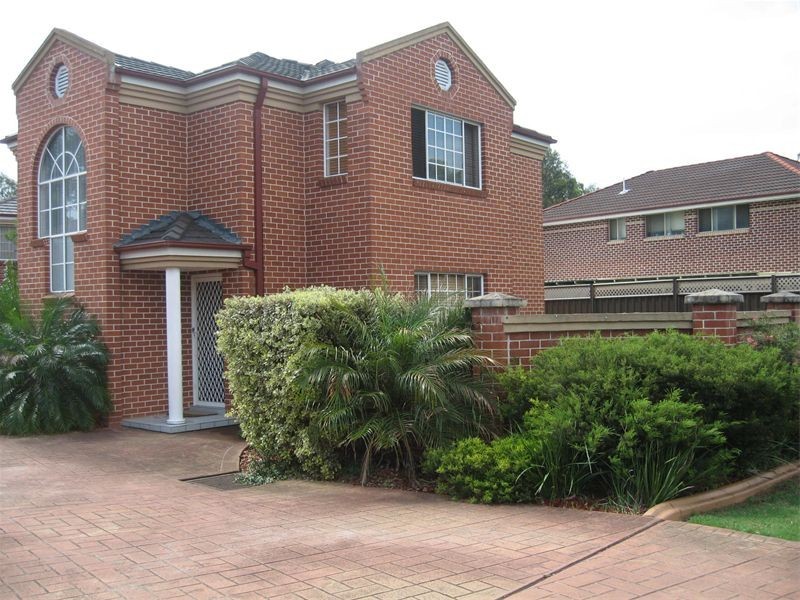 11/32   Claremont Court, Wattle Grove NSW 2173