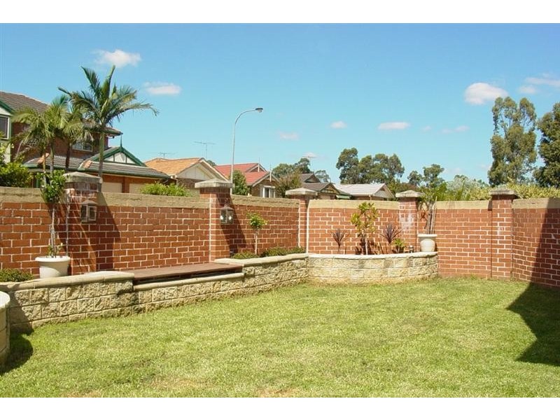 11/32   Claremont Court, Wattle Grove NSW 2173