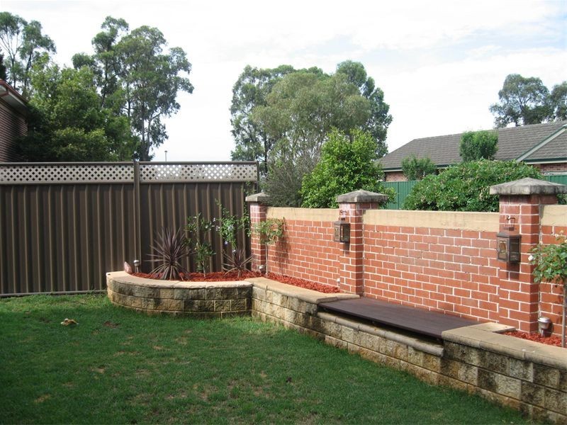 11/32   Claremont Court, Wattle Grove NSW 2173