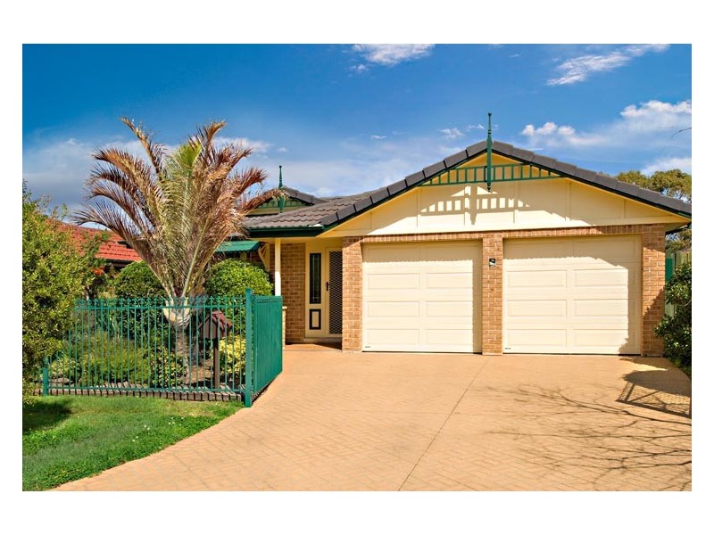 25   LANYON CT,, Wattle Grove NSW 2173