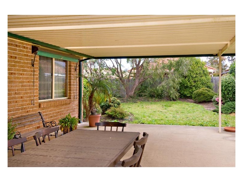 25   LANYON CT,, Wattle Grove NSW 2173