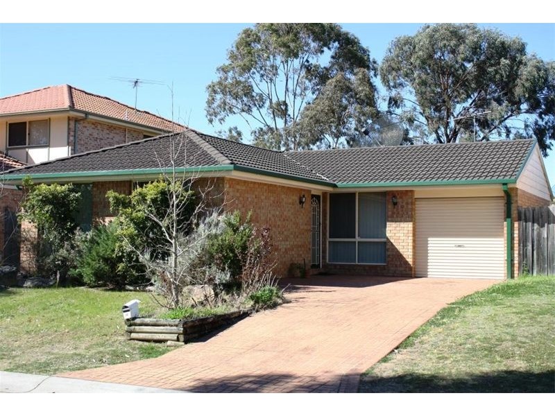 10 Gatley Ct, Wattle Grove NSW 2173