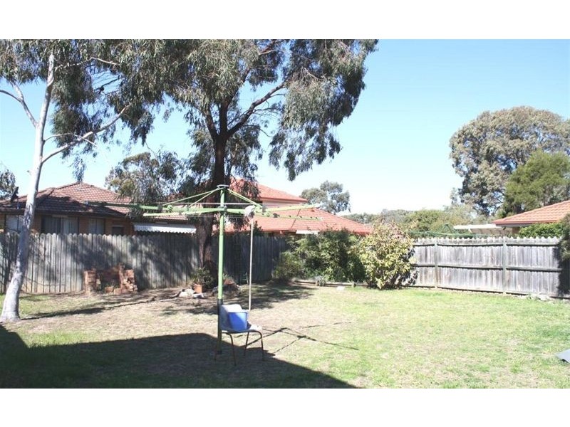 10 Gatley Ct, Wattle Grove NSW 2173