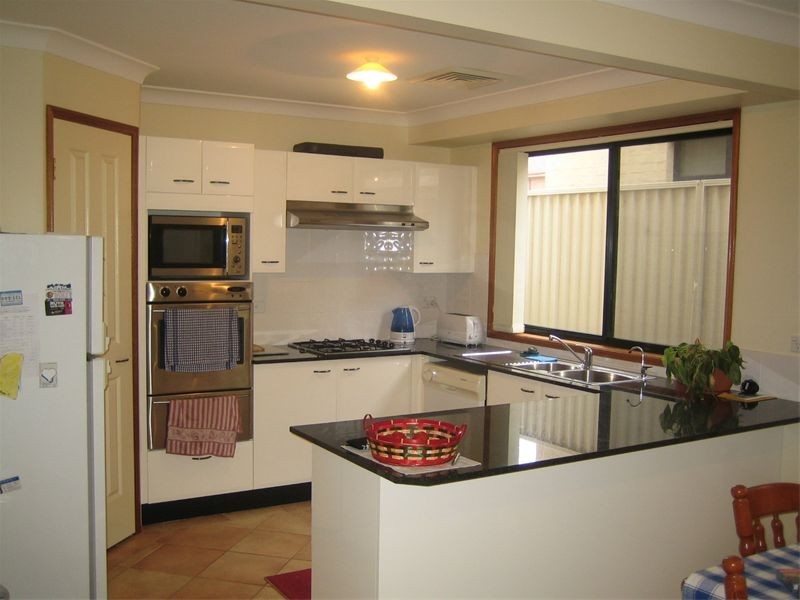 1 Punctata Court, Voyager Point NSW 2172