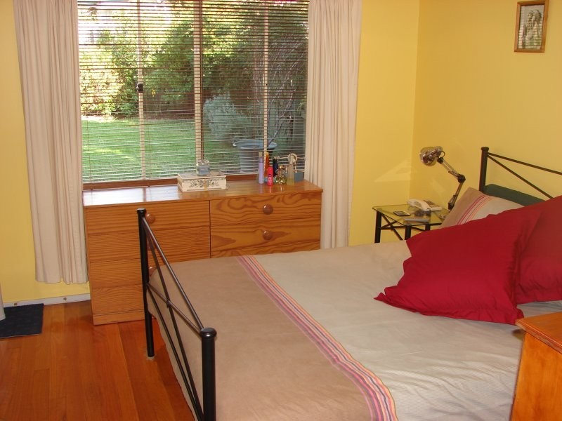 24   Trentham Park Ct, Wattle Grove NSW 2173