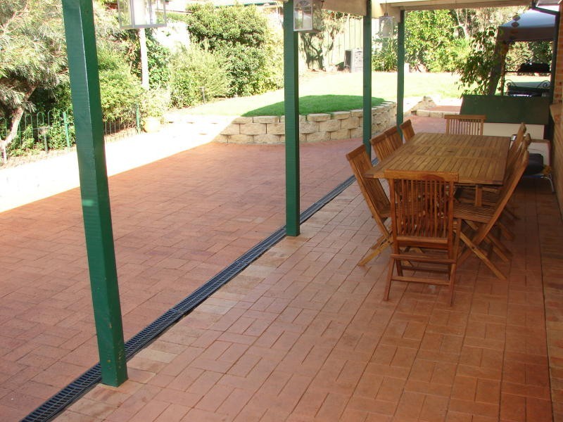 24   Trentham Park Ct, Wattle Grove NSW 2173