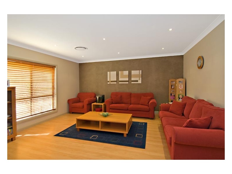 4   Restio Ct, Voyager Point NSW 2172