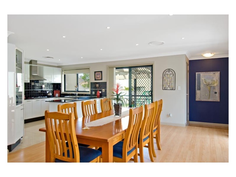 4   Restio Ct, Voyager Point NSW 2172