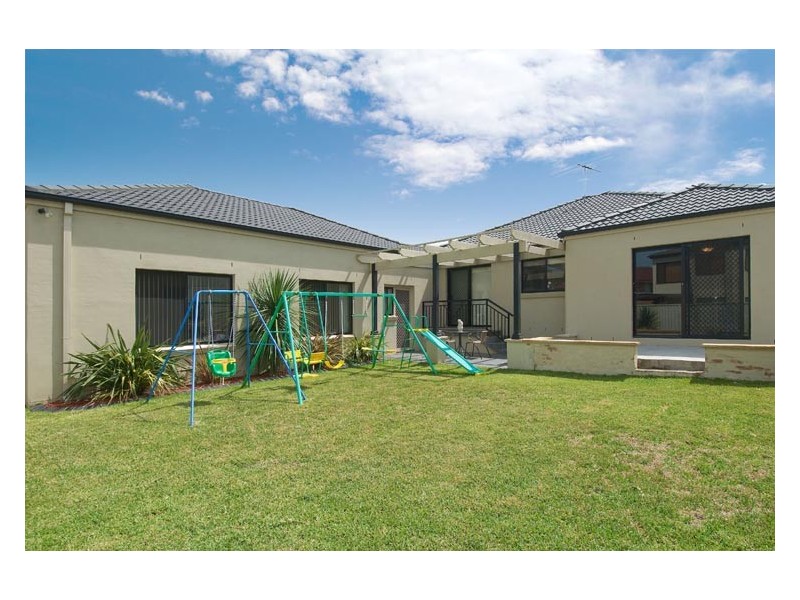 4   Restio Ct, Voyager Point NSW 2172