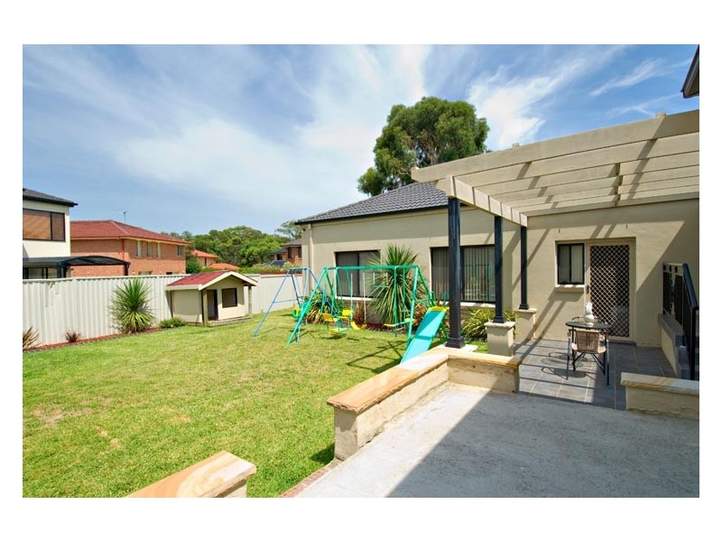 4   Restio Ct, Voyager Point NSW 2172