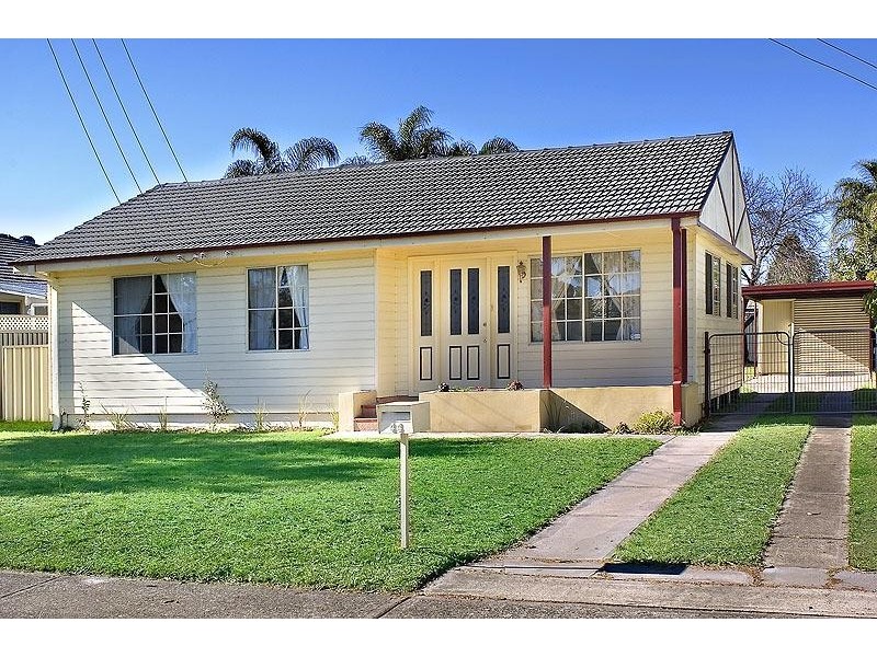 44 Derna Rd, Holsworthy NSW 2173