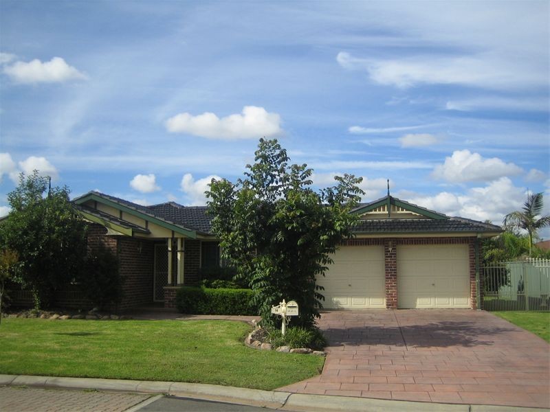14 Brownlow Ct, Wattle Grove NSW 2173