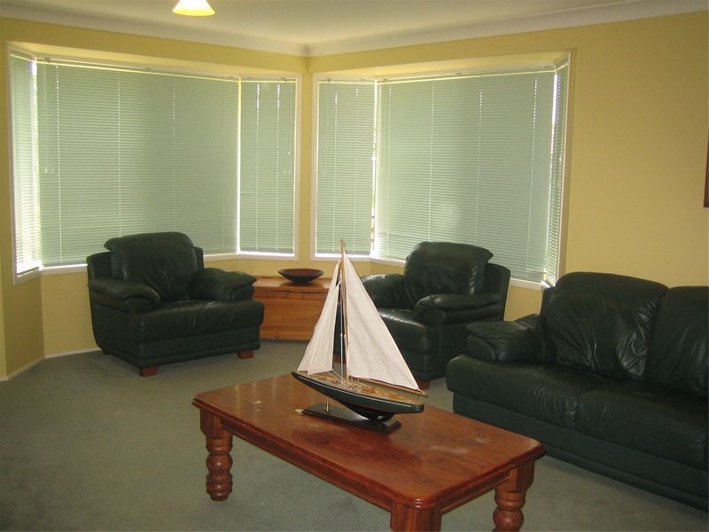14 Brownlow Ct, Wattle Grove NSW 2173