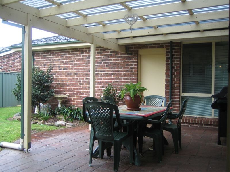 14 Brownlow Ct, Wattle Grove NSW 2173