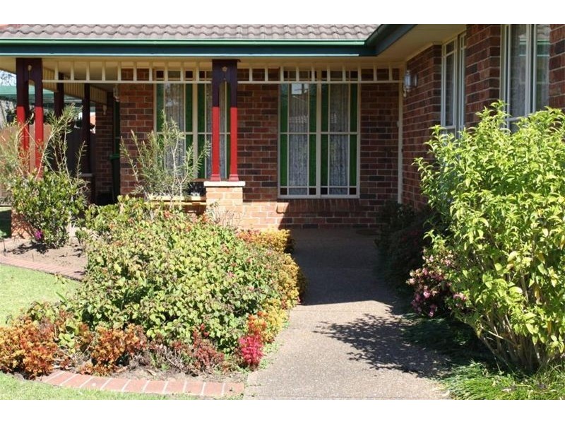 20  Bodalla Ct, Wattle Grove NSW 2173