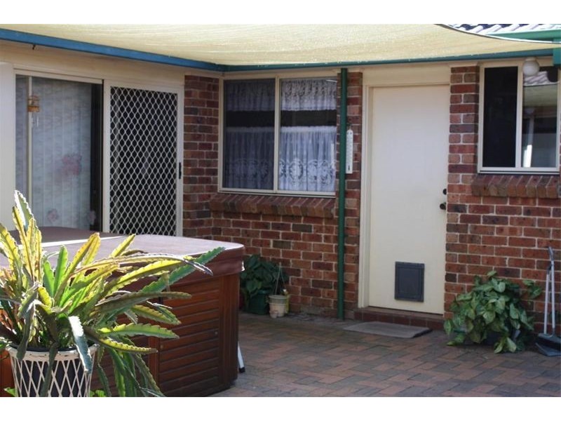20  Bodalla Ct, Wattle Grove NSW 2173