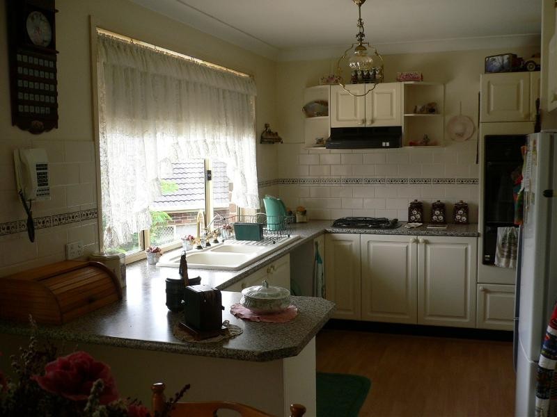 4 Eildon Court, Wattle Grove NSW 2173