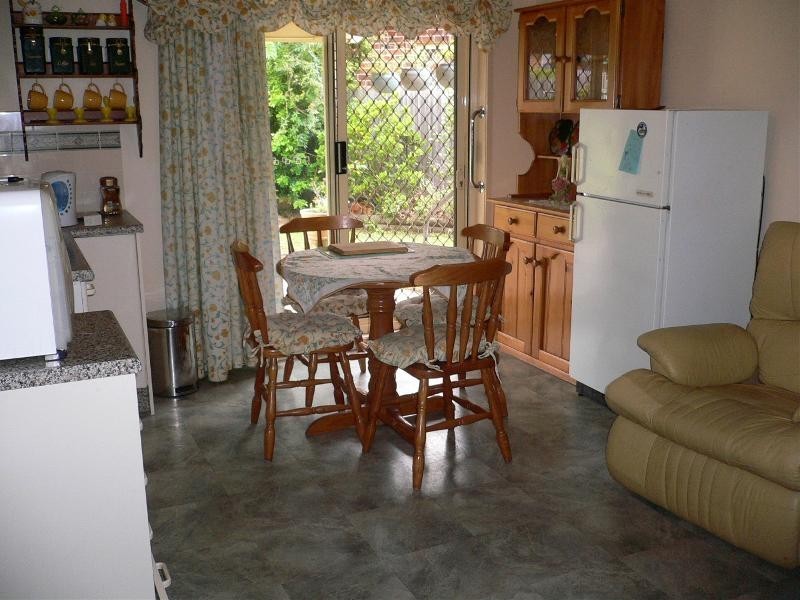 4 Eildon Court, Wattle Grove NSW 2173