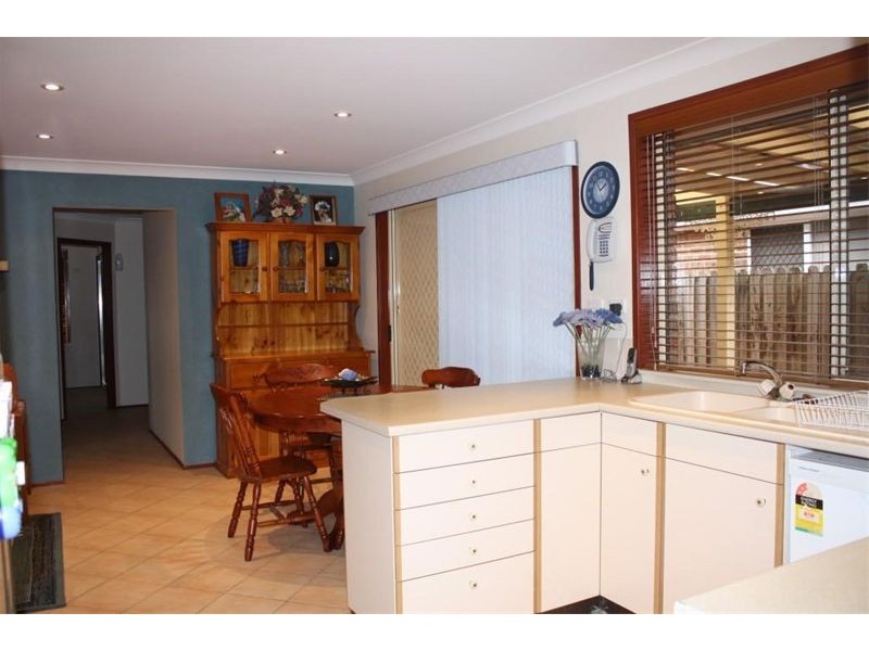 30  Paroo Crt, Wattle Grove NSW 2173