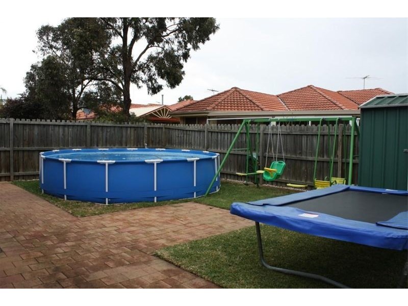 30  Paroo Crt, Wattle Grove NSW 2173