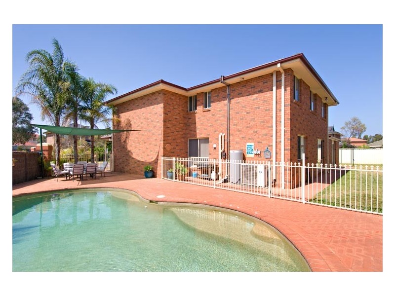 1  Springfield Court, Wattle Grove NSW 2173