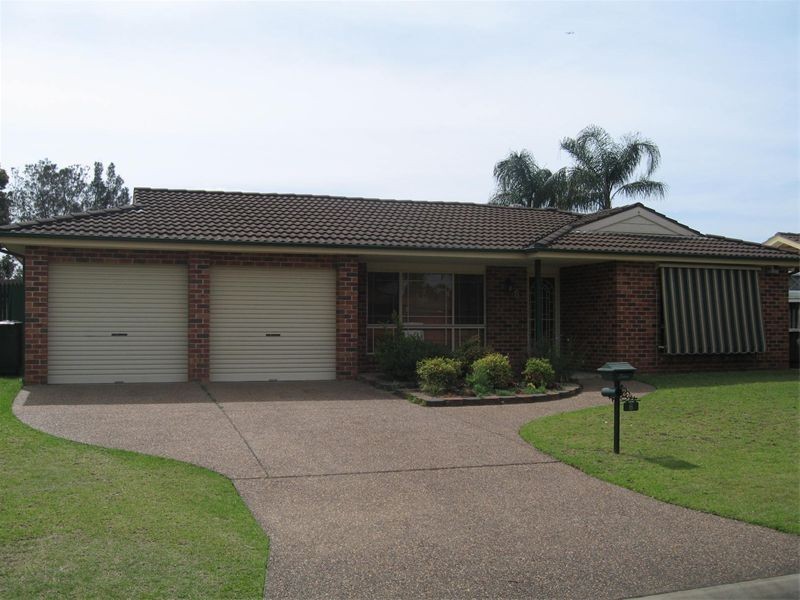 8  Cassinia Court, Wattle Grove NSW 2173