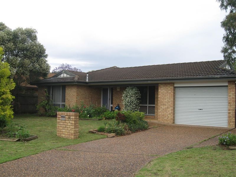 14   Acola Crt, Wattle Grove NSW 2173